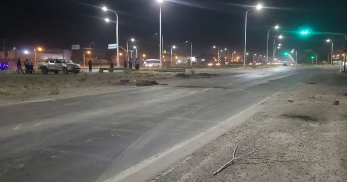 Corte en la Ruta 7 por reclamos de servicios en Neuquén