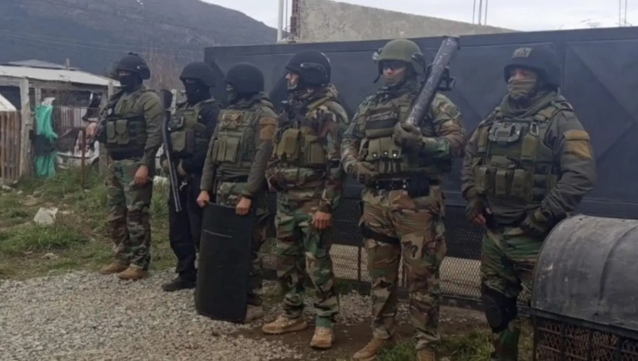 Los elementos secuestrados durante la diligencia serán peritados para determinar su relación con el episodio investigado.
