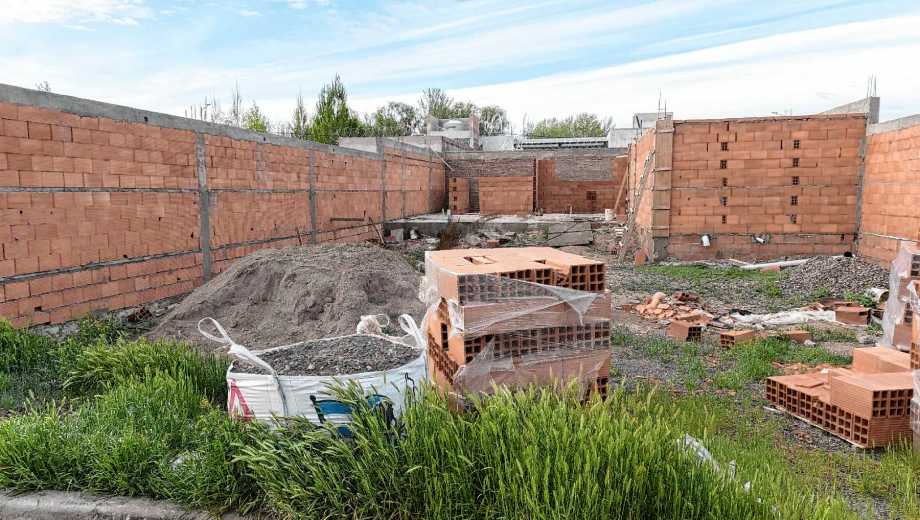 La elección del terreno es una de las primeras decisiones que pueden definir el costo y las características de una futura vivienda. Foto: Emiliano Ortiz. 