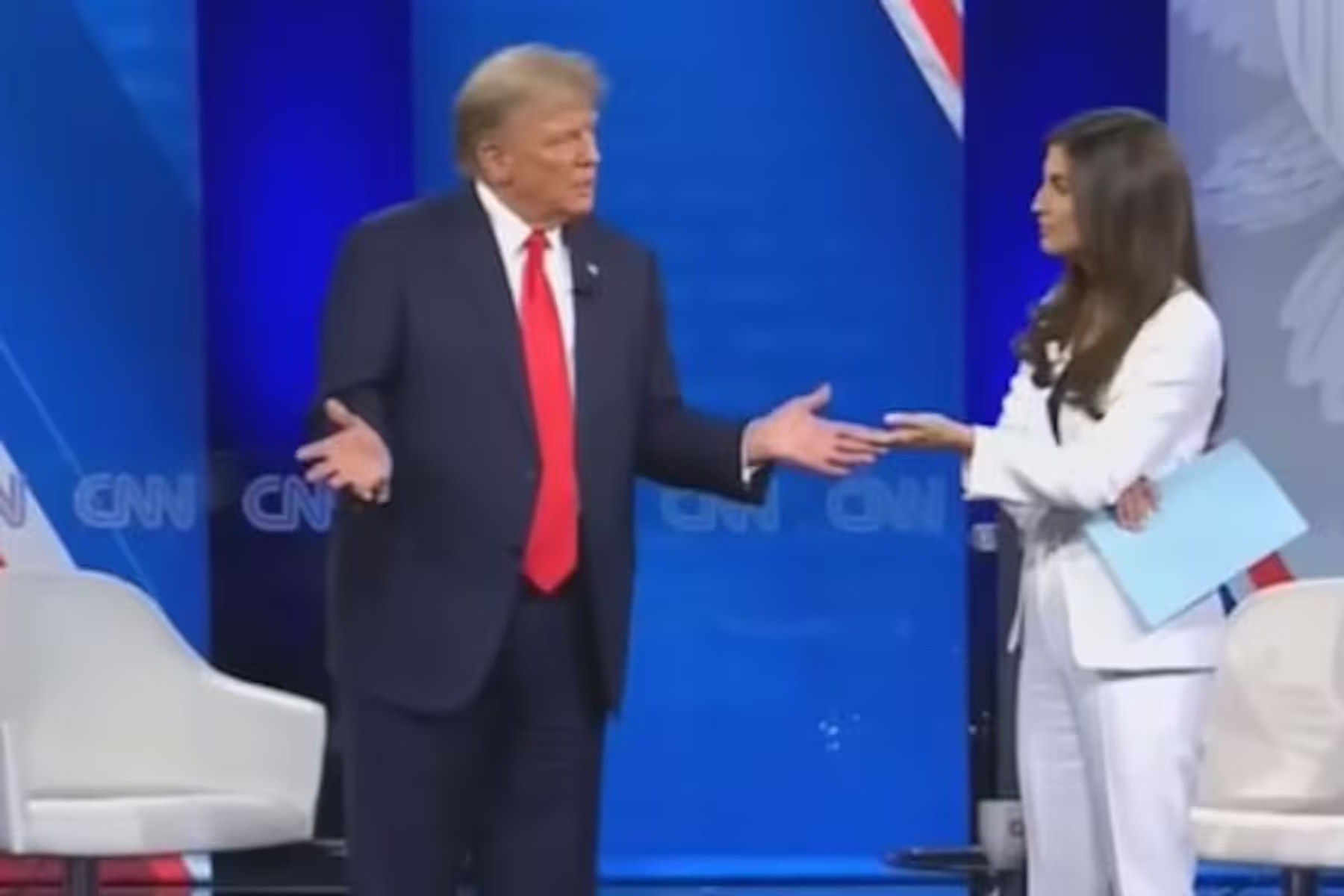 Trump confronta a periodista de CNN en su llegada a la ONU