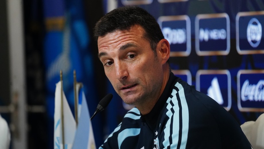 Lionel Scaloni, en la primera conferencia en el predio de Ezeiza después del Mundial 2026. (Foto: Clarín Fotografía)
