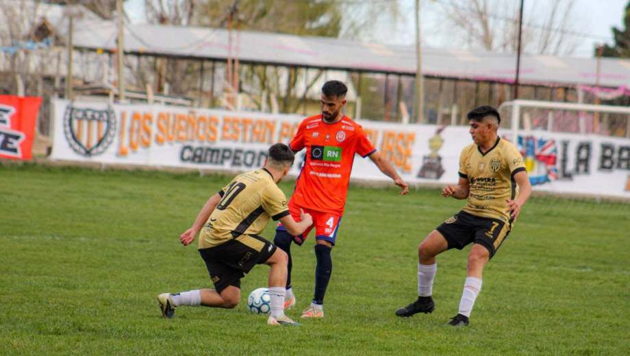 El Naranja recibe a La Amistad en el Luis Maiolino, desde las 14 de este domingo. (Prensa Deportivo Roca) 