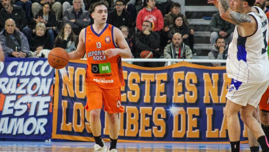 Tomás Quinteros, uno de los nuevos que llegó y rápidamente se destacó. Fue el goleador de la noche. (Archivo- Deportivo Roca)