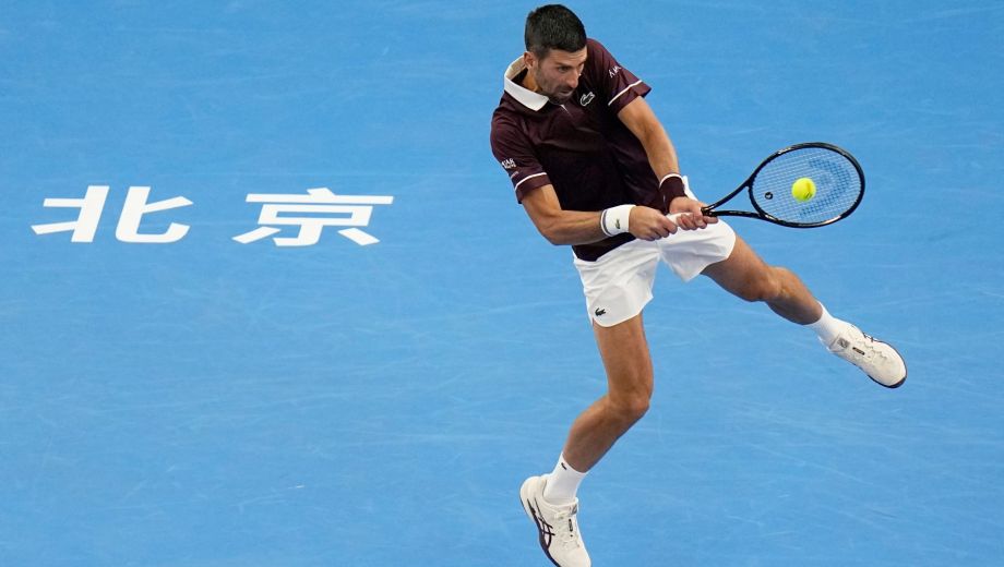 Nole volvió al ruedo y debutó con una victoria en un torneo donde está invicto. Tremendo. (AP)