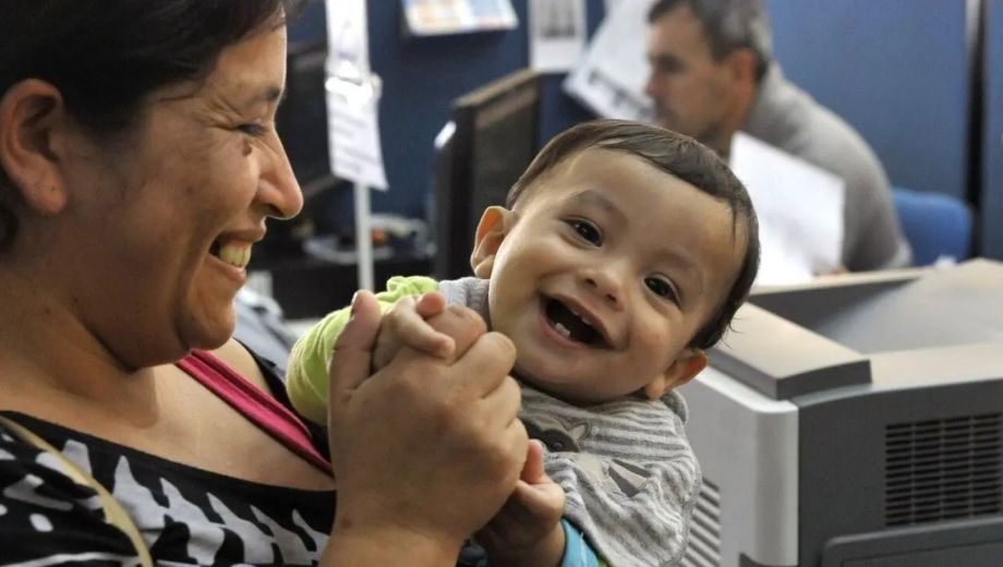 AUH ANSES en octubre 2026: montos a cobrar con aumento.-