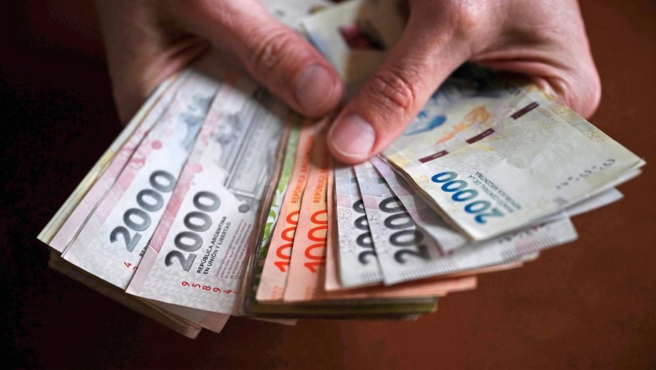 el mayor peso de los gastos corrientes en los presupuestos familiares limita el gasto en bienes de primera necesidad y modera la demanda interna. (Foto: gentileza)