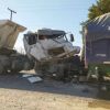 Imagen de Fuerte choque entre dos camiones en la Ruta 22: cuál es el estado de salud del conductor herido