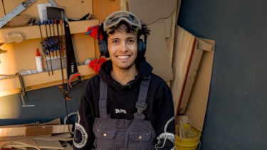 «Me emociona que hayan visto lo que hago en un pueblito de la Patagonia»: Aldo es uno de los 24 diseñadores emergentes del mundo