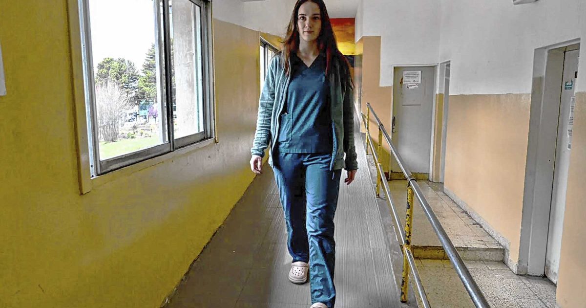 Azul Cosia: una residente de medicina que vuelve al hospital donde creció