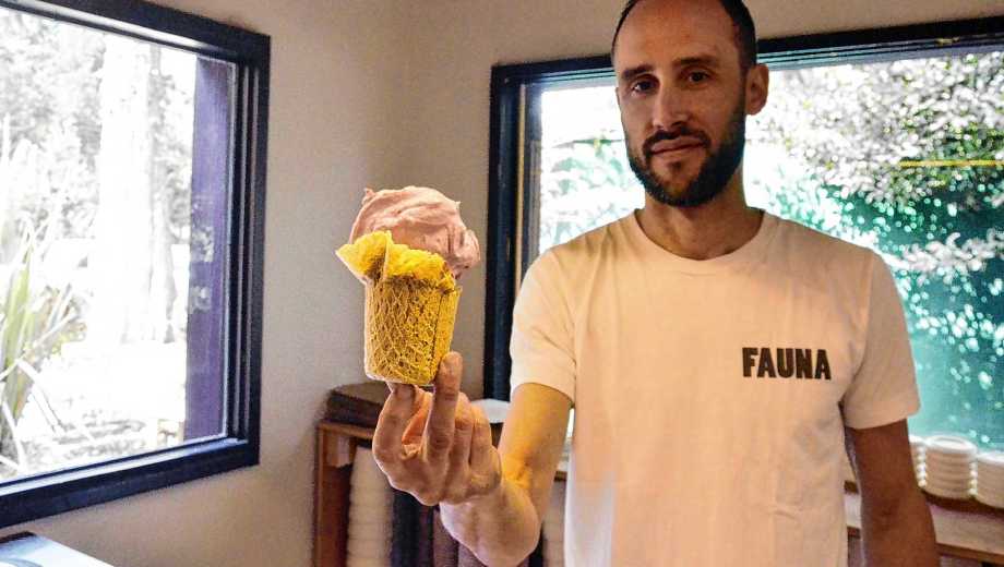 Frambuesa, corinto, ruibarbo, acedera y enebro forman parte de una grilla de sabores que cambia según la temporada. Foto Alfredo Leiva.