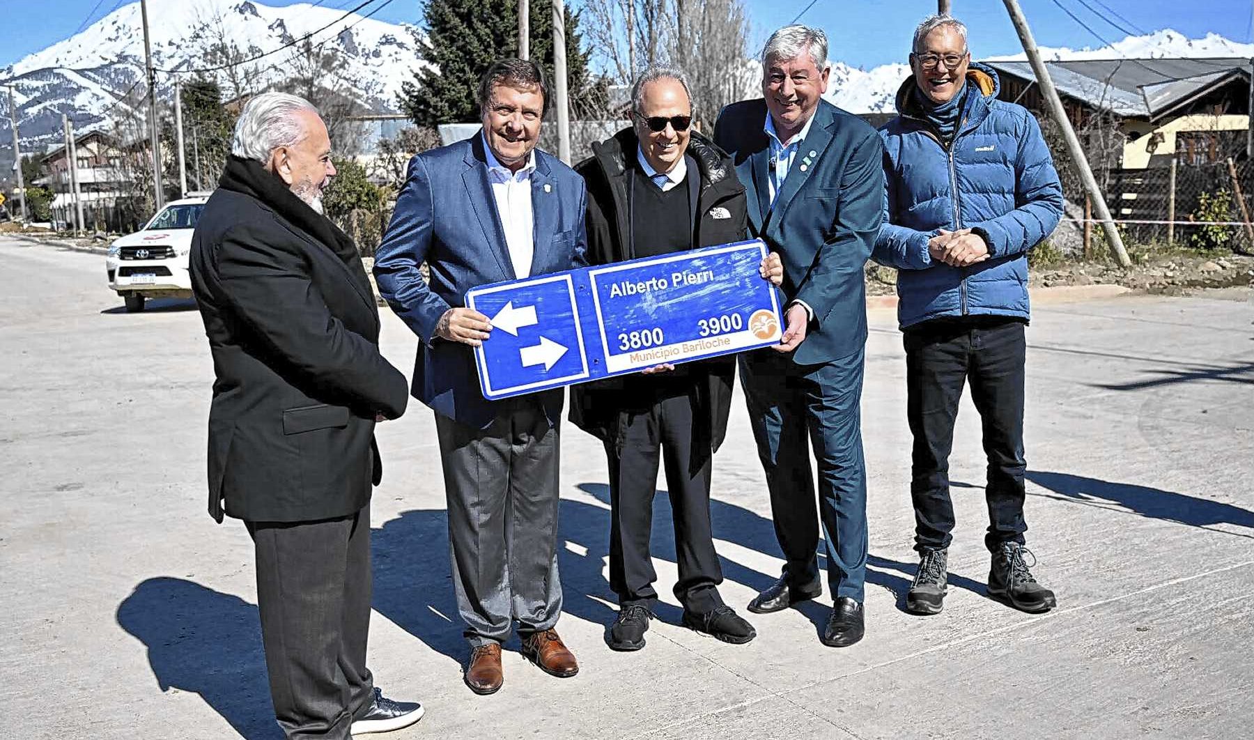 Río Negro y Bariloche homenajearon a Alberto Pierri, a 32 años de la ley que permitió la regularización dominial