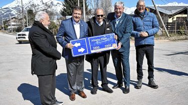 Río Negro y Bariloche homenajearon a Alberto Pierri, a 32 años de la ley que permitió la regularización dominial