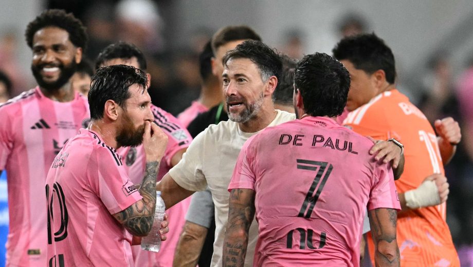 Lionel Messi, Kily González y Rodrigo De Paul, tras la consagración de Inter Miami ante Cruz Azul. (Foto: AFP)