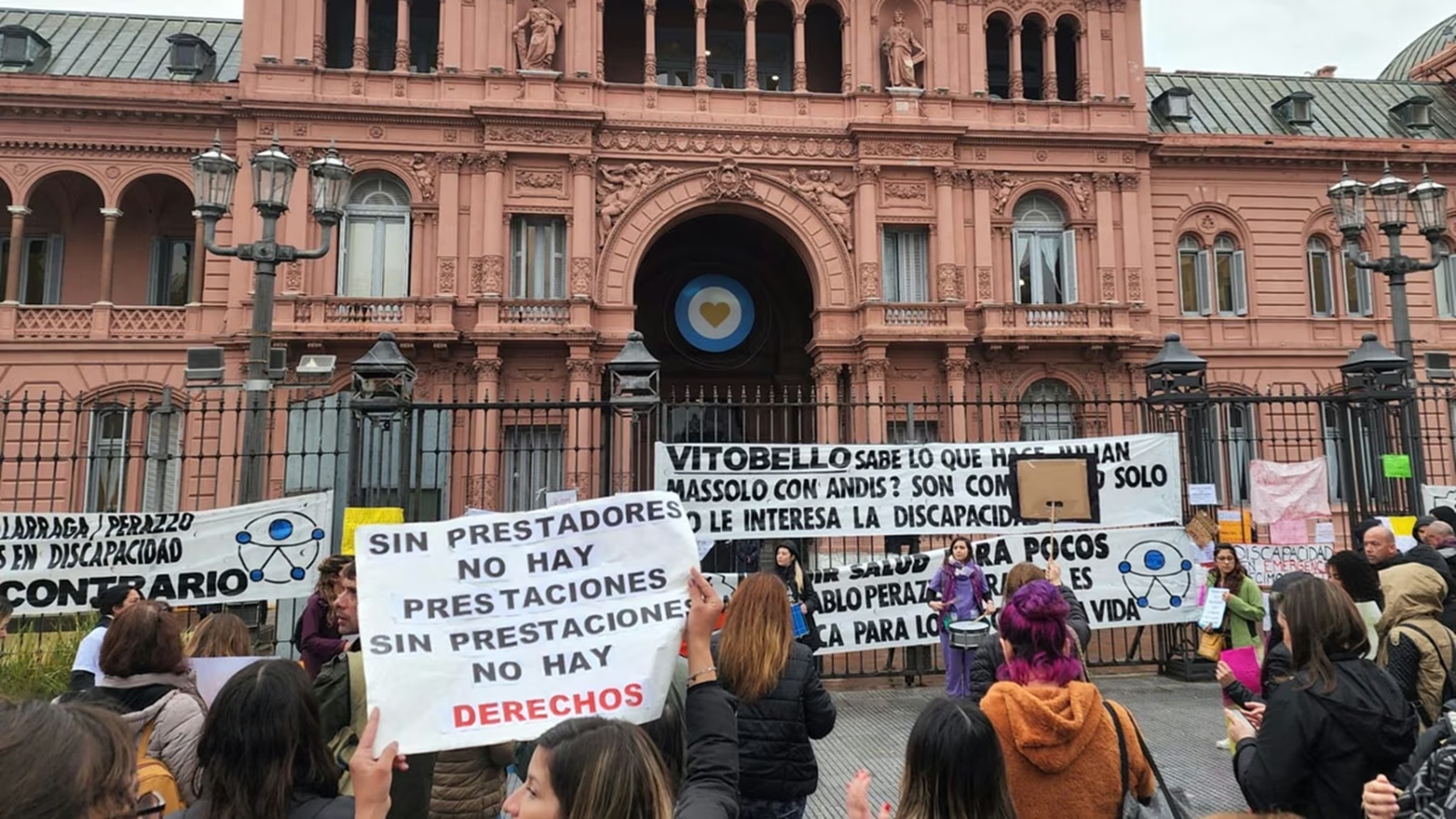 Tensiones en la Casa Rosada: el Presupuesto reabrió la interna por los fondos para Discapacidad