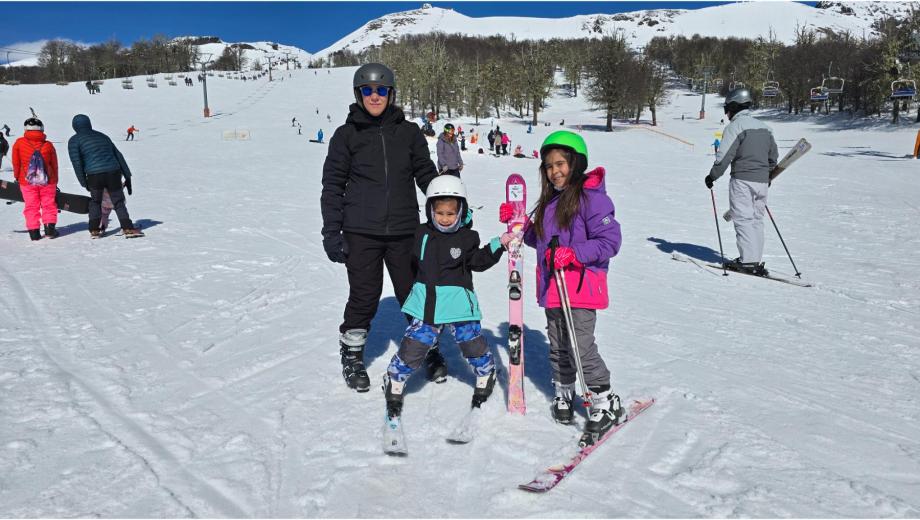 Chapelco en septiembre: nieve en buenas condiciones, sol de primavera y muy poca espera en los medios de elevación. Gentileza Marcelo García. 