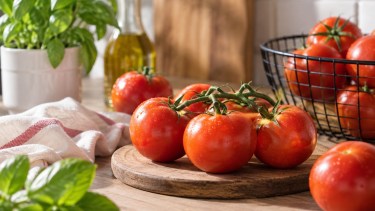 Ni en la heladera ni al sol: dónde guardar los tomates para que duren más y mantengan su sabor