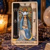 Imagen de Tarot de hoy: La Sacerdotisa, la carta que invita a escuchar la intuición y no revelar todos tus planes