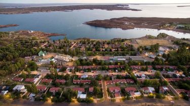 El Chocón en un día: pesca, truchas, dinosaurios y una propuesta imperdible a orillas del Limay
