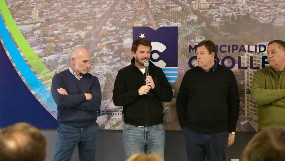 El acto se realizó en el edificio municipal de Cipolletti. Foto: gentileza. 
