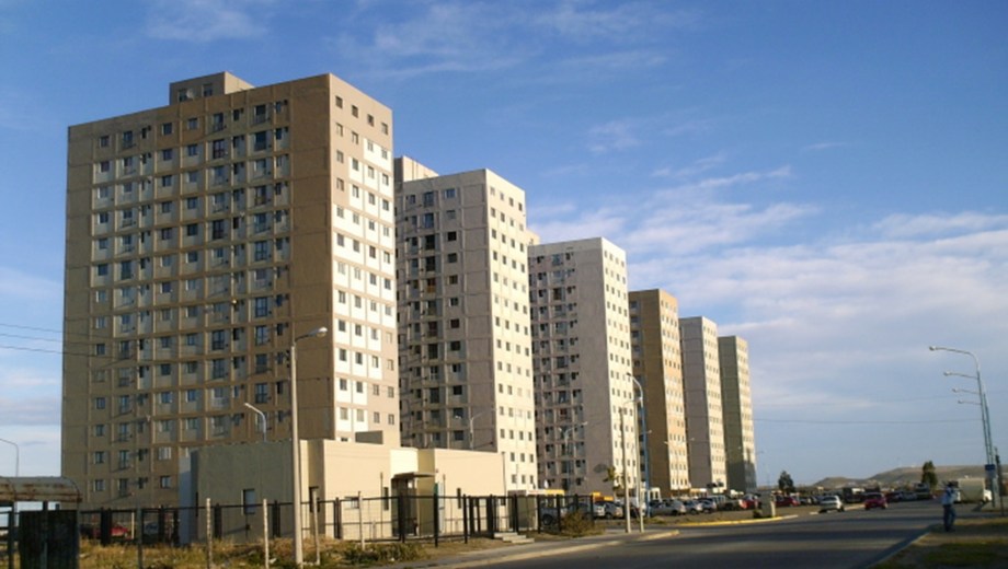 Un nene de 9 años que murió el lunes al caer del complejo Las Torres ubicado junto al mar en Comodoro Rivadavia. 