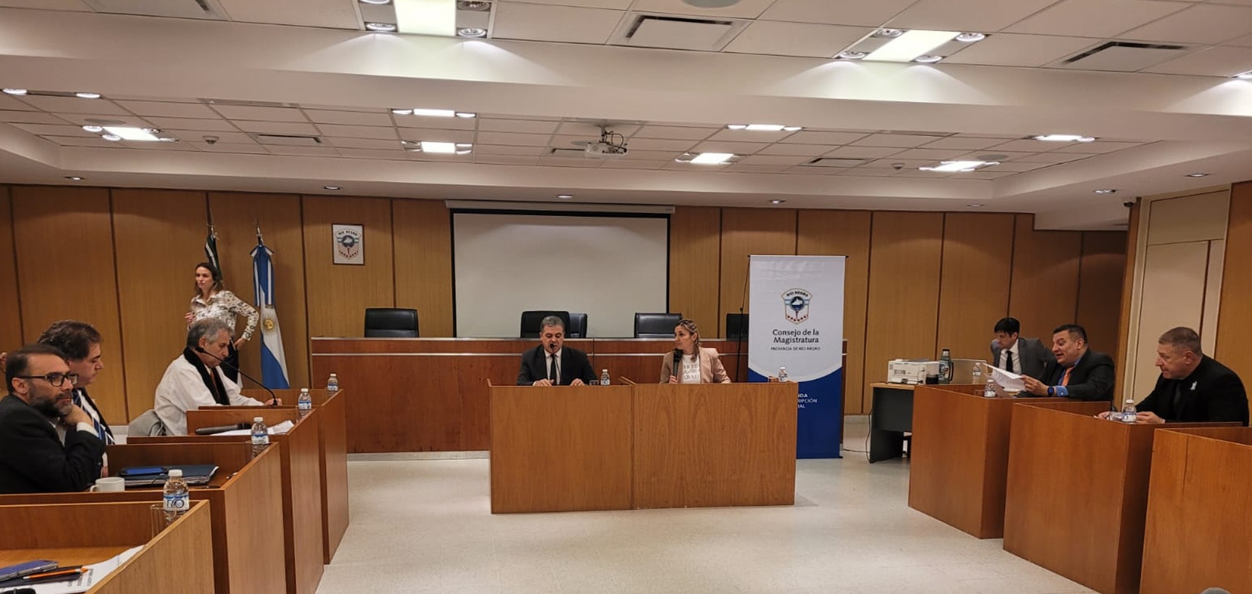 Se inicia sumario disciplinario a fiscal por acumulación de armas en Roca