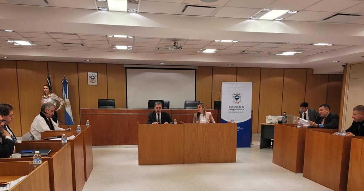 Se inicia sumario disciplinario a fiscal por acumulación de armas en Roca