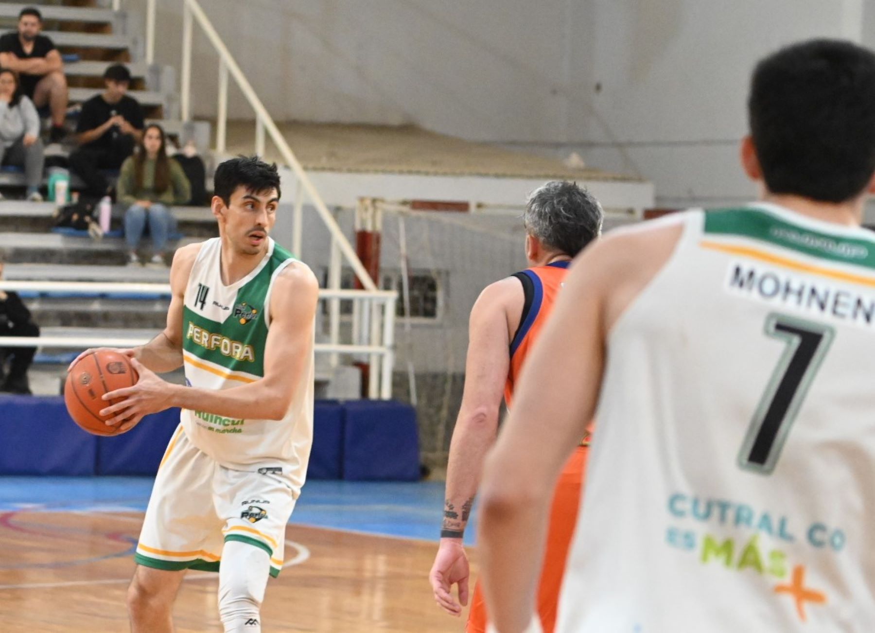 Pérfora se impone ante Deportivo Roca y lidera el PreFederal de básquet