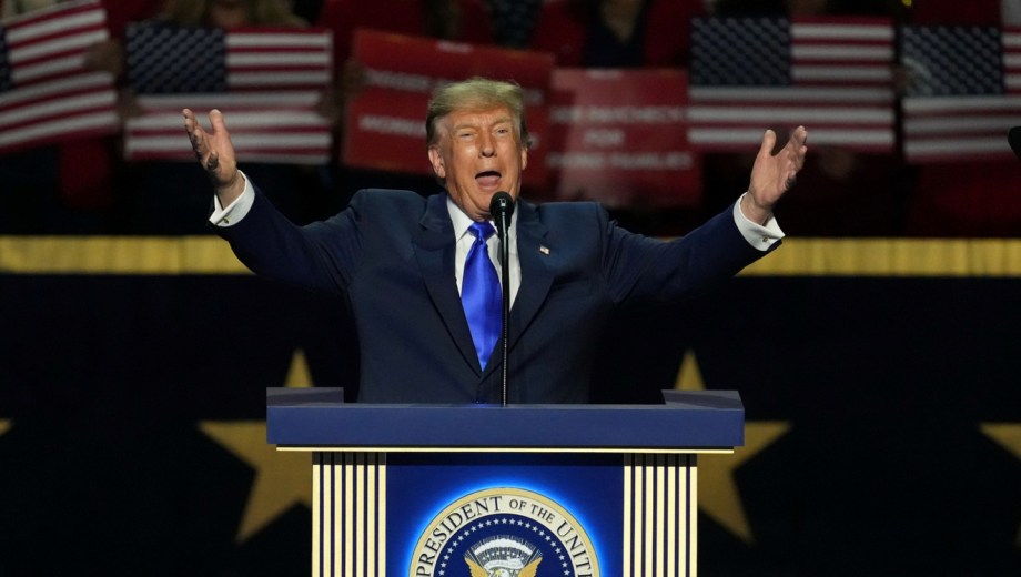 Donald Trump anunció en Dallas la promesa del "Dividendo Trump": 5.000 dólares para cada adulto estadounidense si los republicanos retienen el control del Congreso. (Foto: gentileza)