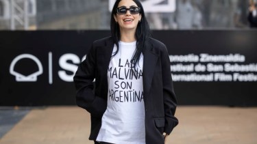 «Las Malvinas son argentinas»: los motivos detrás de la remera que eligió Lali para el festival San Sebastián