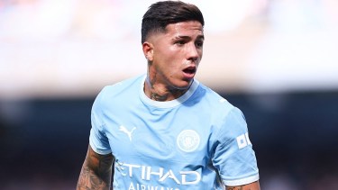 Enzo Fernández, titular en su debut con triunfo en Manchester City