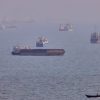 Imagen de Alerta por "guerra total": Irán atacó a tres países del Golfo con drones y el petróleo roza los US$95