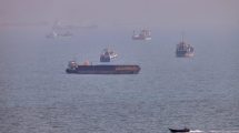 Imagen de Alerta por «guerra total»: Irán atacó a tres países del Golfo con drones y el petróleo roza los US$95