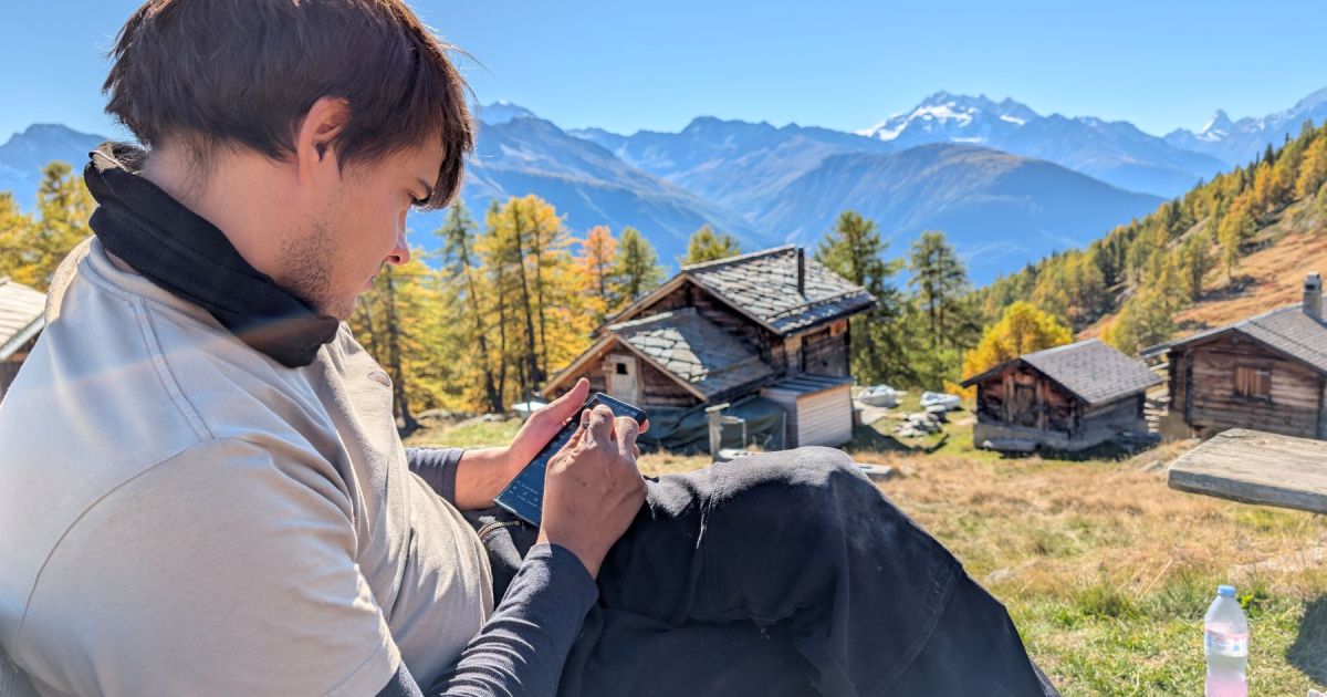 Facundo Bassi: de ayudante en Neuquén a carpintero en Suiza