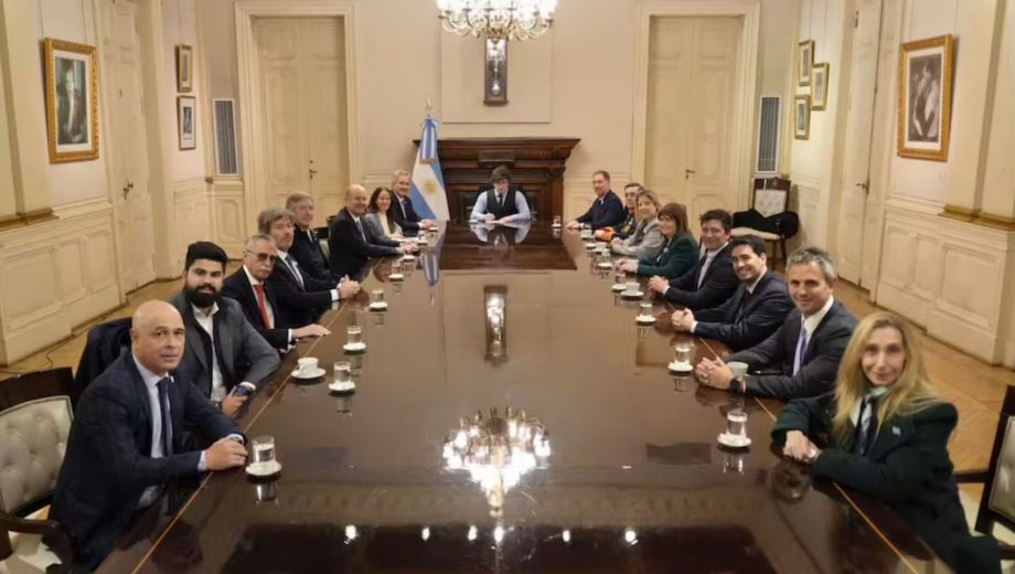 Javier Milei reúne a su Gabinete antes de la Mesa Política de Karina Milei: Islas Malvinas y las PASO, entre los temas en agenda
