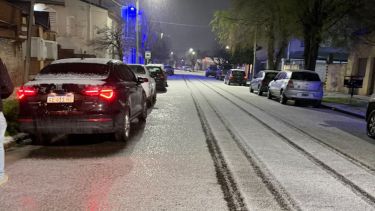 Video | Los primeros efectos del frío polar «ártico»: Bahía Blanca se cubrió de blanco en pleno septiembre