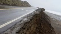 Imagen de Corte total de la Ruta 3 entre Chubut y Santa Cruz: trabajan para reparar un gran socavón y anunciaron desvíos