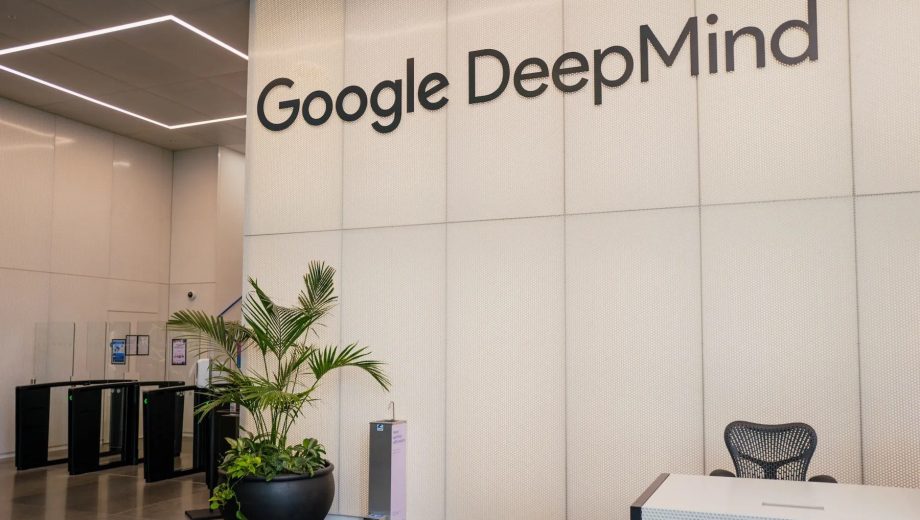 Google DeepMind: el laboratorio de Inteligencia Artificial enfrenta una ola de renuncias de especialistas en seguridad que advierten sobre el descontrol en el desarrollo tecnológico. (Foto: gentileza)