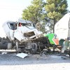 Imagen de Fuerte choque entre dos camiones sobre la Ruta 22: un conductor fue trasladado al hospital de Roca
