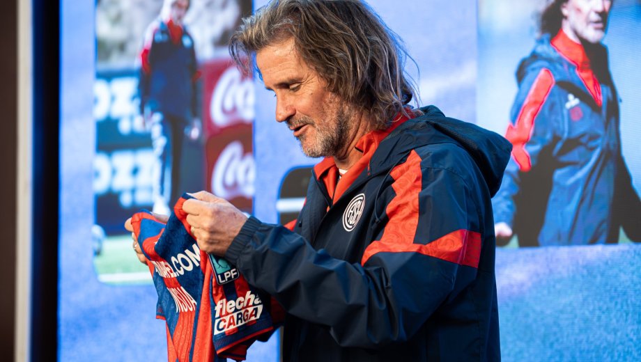 Insúa asumió en su tercer ciclo al frente de San Lorenzo. 