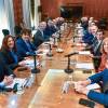 Imagen de Luis Caputo reunió a los ministros provinciales para blindar la "Regla del Gasto" y el Presupuesto 2027