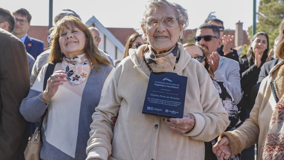 Higidia Pérez de Paredes tiene 99 años, vive en Jacobacci y nació el 23 de febrero de 1927, el mismo día que "La Chiqui". Foto: prensa Jacobacci.