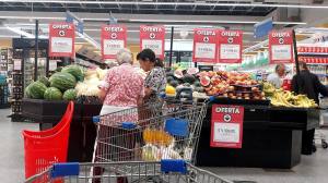 La inflación de agosto marcaría un nuevo piso y el REM proyecta meses por debajo del 2%: el impacto en dólar, PBI y créditos