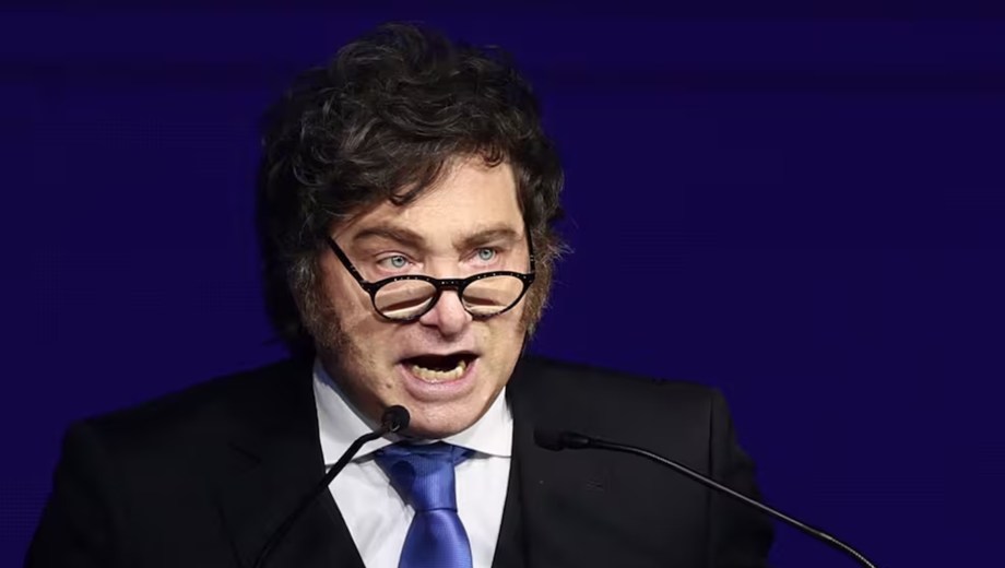 El presidente enfrentó las críticas por una presunta "estrategia electoral" y dijo que son una "estupidez mayúscula".