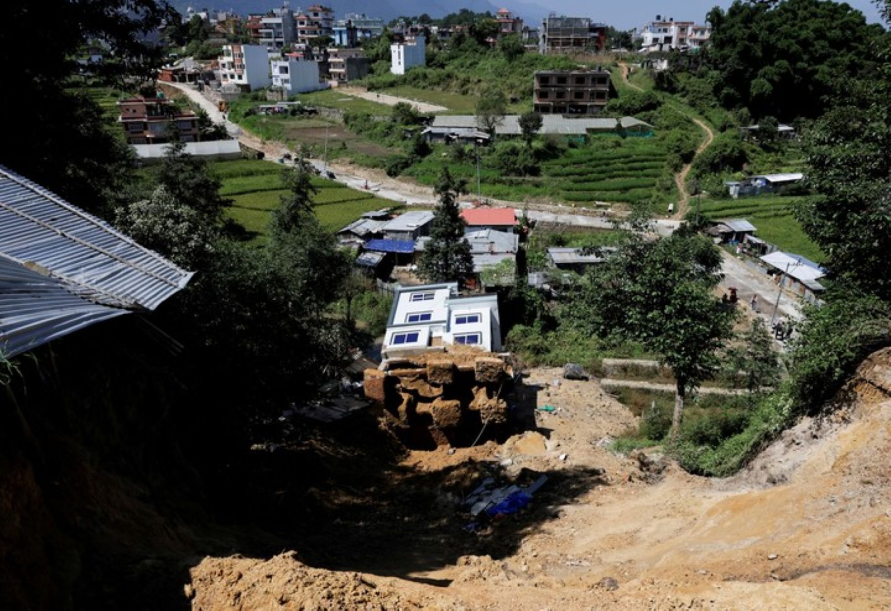 Avalancha en Nepal dejó al menos 4 muertos y varios desaparecidos