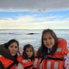Imagen de Dos pequeñas frente a las gigantes: cómo es salir a ver Ballenas en Las Grutas con dos nenas
