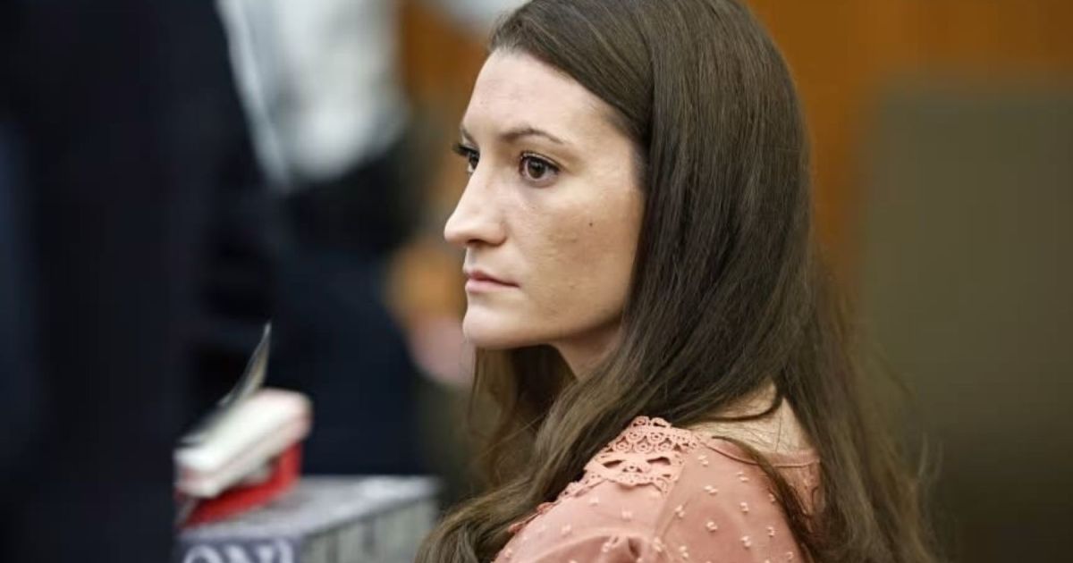 La enfermera Lindsay Clancy enfrenta juicio por la muerte de sus tres hijos