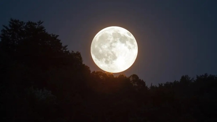 Luna llena en Aries 2026.