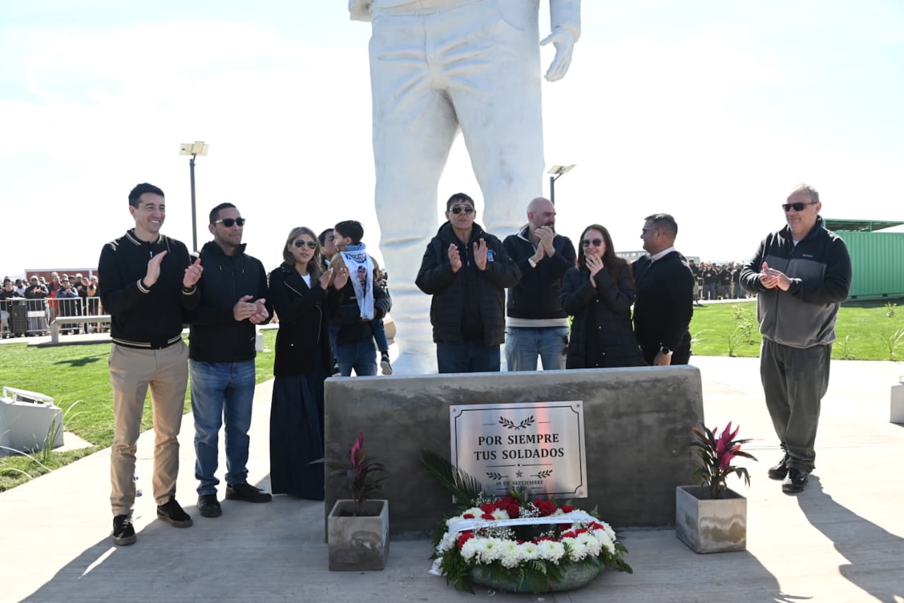 Inauguran una estatua en homenaje a Guillermo Pereyra en Rincón de los Sauces