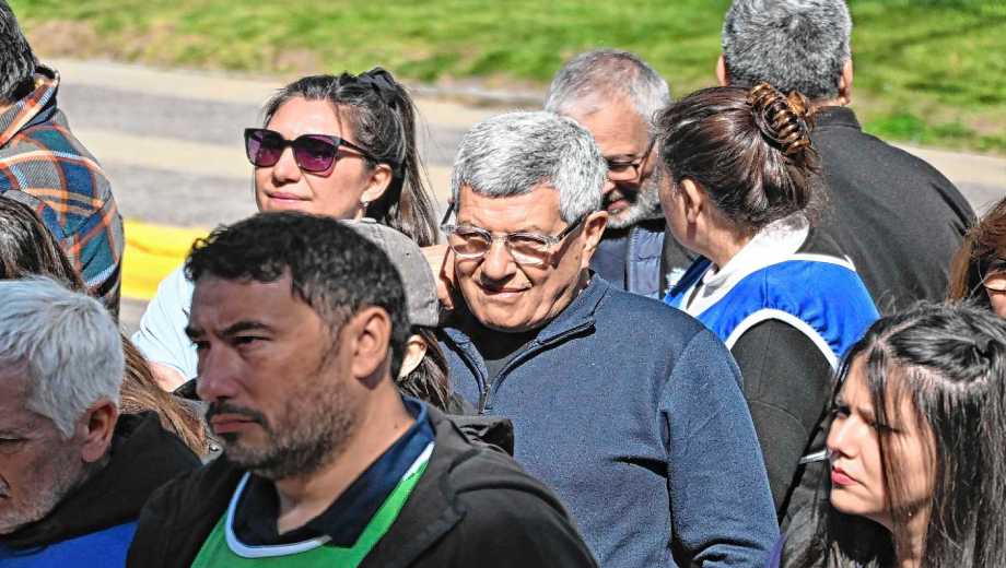 Víctor De Gennaro en Neuquén participó de varios actos y el viernes estará en la Feria del Libro  (foto Florencia Salto)