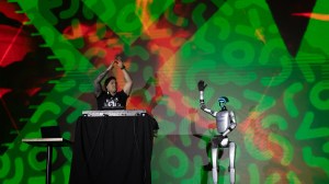 Robots bailarines, un DJ y un científico de la NASA: así arrancó la Copa Robótica en Neuquén